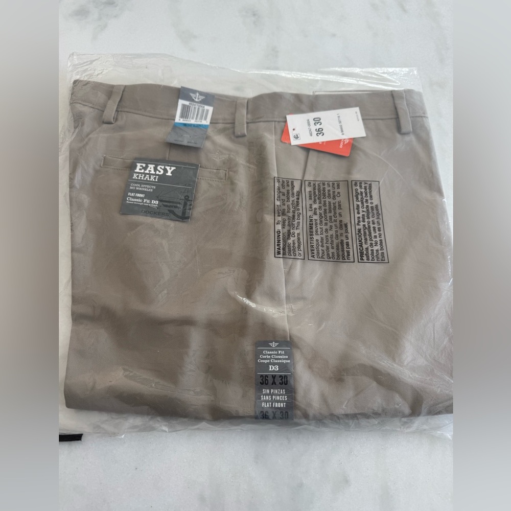 NWT Dockers Men's Khaki Chinos 36x30